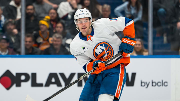 Jan 19, 2026; Vancouver, British Columbia, CAN; New York Islanders forward Mathew Barzal (13) handles the puck against the Vancouver Canucks in the third period at Rogers Arena. Mandatory Credit: Bob Frid-Imagn Images Jan 19, 2026; Vancouver, British Columbia, CAN; New York Islanders forward Mathew Barzal (13) handles the puck against the Vancouver Canucks in the third period at Rogers Arena. Mandatory Credit: Bob Frid-Imagn Images