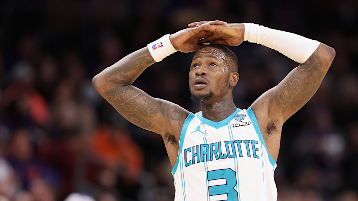 Charlotte Hornets v Phoenix Suns