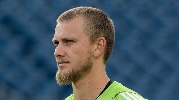 As part of their efforts to bolster their goalkeeping roster, the LA Galaxy has formally signed goalkeeper Brady Scott to a one-year contract.