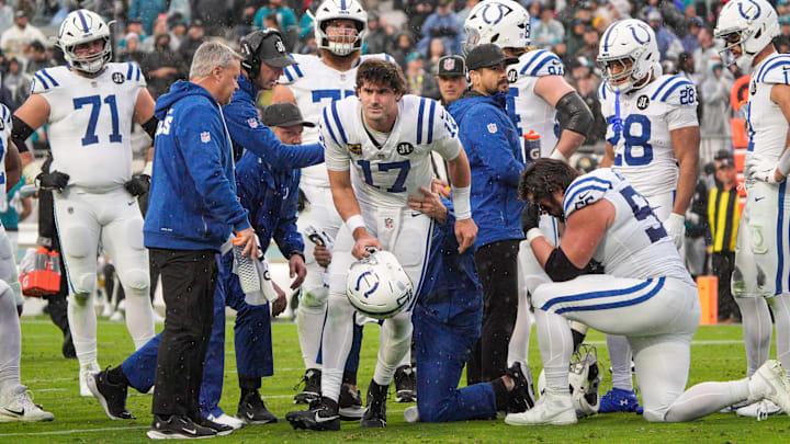 Daniel Jones left Sunday's Colts game with an Achilles injury.