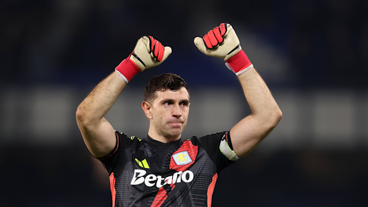 Emiliano Martinez brille avec Aston Villa