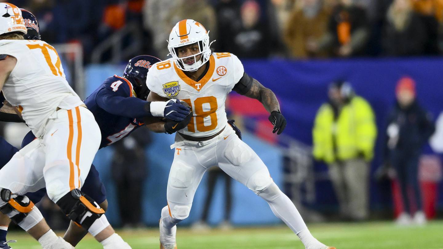 Athlon totally disrespects DeSean Bishop and Tennessee's RB room with unit ranking