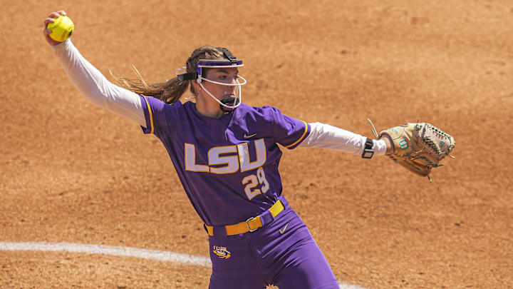 May 8, 2025; Athens, GA, USA; LSU starting pitcher/relief pitcher Sydney Berzon (29) pitches against Oklahoma at Jack Turner Stadium. Mandatory Credit: Dale Zanine-Imagn Images