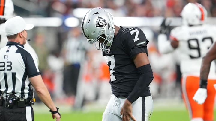 Nov 23, 2025; Paradise, Nevada, USA; Las Vegas Raiders quarterback Geno Smith (7) reacts after failing to convert against the Cleveland Browns during the fourth quarter at Allegiant Stadium. Mandatory Credit: Stephen R. Sylvanie-Imagn Images Nov 23, 2025; Paradise, Nevada, USA; Las Vegas Raiders quarterback Geno Smith (7) reacts after failing to convert against the Cleveland Browns during the fourth quarter at Allegiant Stadium. Mandatory Credit: Stephen R. Sylvanie-Imagn Images