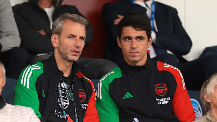 Albert Stuivenberg, Carlos Cuesta (a destra)