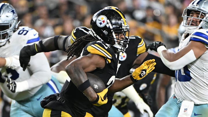 Pittsburgh Steelers running back Najee Harris rushes during the third quarter against the Dallas Cowboys.