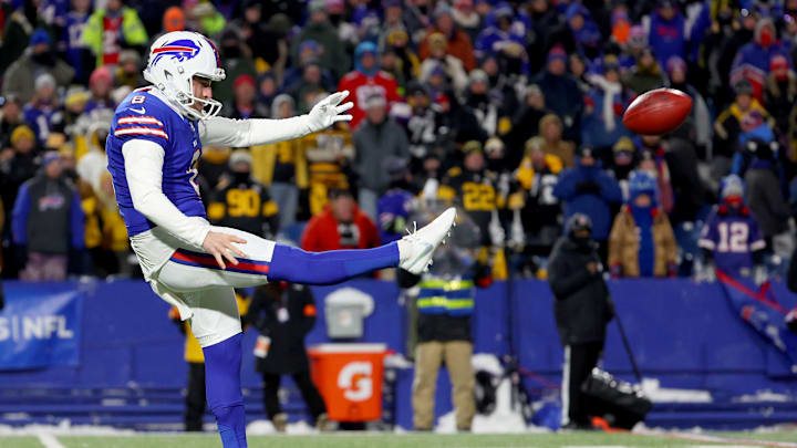 AFC Wild Card Playoffs - Pittsburgh Steelers v Buffalo Bills