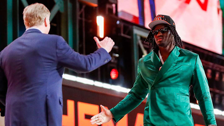 Edge rusher Shemar Stewart is greeted by NFL Commissioner Roger Goodell after being selected 17th overall by the Cincinnati Bengals during the first round of the 2025 NFL Draft on Thursday, April 24, 2025, at Lambeau Field in Green Bay, Wisconsin. The draft runs through April 26.
Tork Mason/USA TODAY NETWORK-Wisconsin