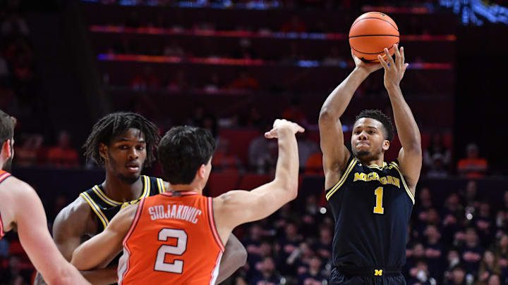 Michigan will be favored against Illinois if the two teams face each other in the National Championship.