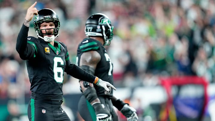 New York Jets punter Thomas Morstead (6) reacts as Gang Green have a two-score lead in the fourth quarter, Thursday, October 31, 2024, in East Rutherford.