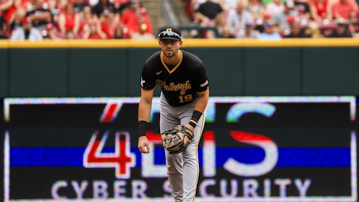 Sep 22, 2024; Cincinnati, Ohio, USA; Pittsburgh Pirates third baseman Jared Triolo (19) prepares for the pitch in the second inning against the Cincinnati Reds at Great American Ball Park. Mandatory Credit: Katie Stratman-Imagn Images