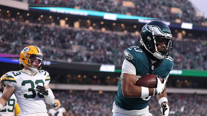 Philadelphia Eagles wide receiver Jahan Dotson (83) makes a catch for a touchdown against the Green Bay Packers during the first quarter in the NFC wild card game at Lincoln Financial Field. 