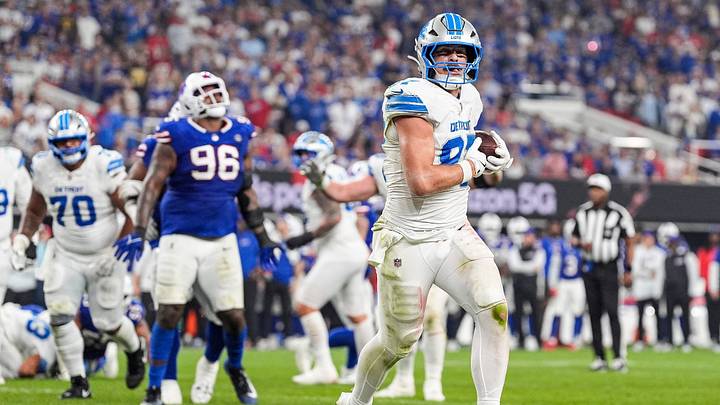 Detroit Lions tight end Sam LaPorta (87) scores a touchdown against Buffalo Bills during the second half at Highmark Stadium in Orchard Park, NY, on Thursday, Sept. 17, 2026. Detroit Lions tight end Sam LaPorta (87) scores a touchdown against Buffalo Bills during the second half at Highmark Stadium in Orchard Park, NY, on Thursday, Sept. 17, 2026.
