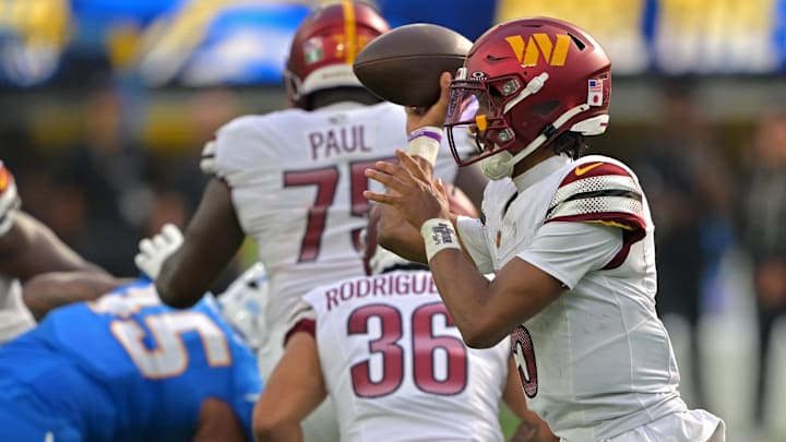 Oct 5, 2025; Inglewood, California, USA; Washington Commanders quarterback Marcus Mariota (8) looks to pass against the Los Angeles Chargers at SoFi Stadium. Mandatory Credit: Jayne Kamin-Oncea-Imagn Images Oct 5, 2025; Inglewood, California, USA; Washington Commanders quarterback Marcus Mariota (8) looks to pass against the Los Angeles Chargers at SoFi Stadium. Mandatory Credit: Jayne Kamin-Oncea-Imagn Images