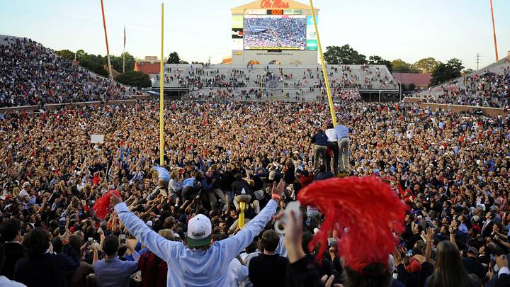 Oct 4, 2014; Oxford, MS, USA; Mississippi Rebels fans tear down the goal posts after a win against the Alabama Crimson Tide at Vaught-Hemingway Stadium. The Rebels won 23-17. Mandatory Credit: Christopher Hanewinckel-Imagn Images
Oct 4, 2014; Oxford, MS, USA; Mississippi Rebels fans tear down the goal posts after a win against the Alabama Crimson Tide at Vaught-Hemingway Stadium. The Rebels won 23-17. Mandatory Credit: Christopher Hanewinckel-Imagn Images