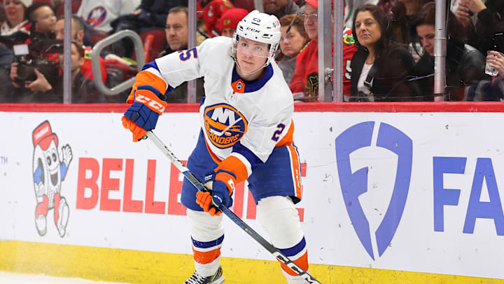 New York Islanders v Chicago Blackhawks