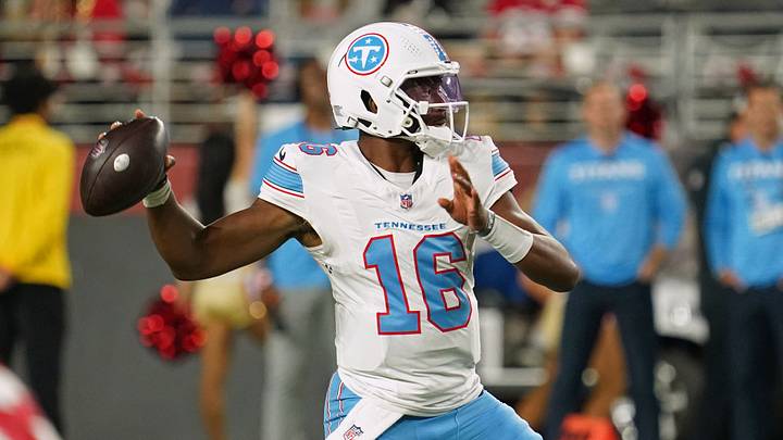 Aug 13, 2026; Santa Clara, California, USA;  Tennessee Titans quarterback Hendon Hooker (16) looks to pass in the fourth quarter during a game against the San Francisco 49ers at Levi's Stadium. Mandatory Credit: David Gonzales-Imagn Images