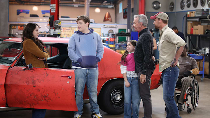 SHIFTING GEARS - ÒRestorationÓ - Matt, the widowed owner of a classic car restoration shop, is confronted with his most unexpected and challenging project yet when his estranged daughter, Riley, and her adolescent children come crashing back into his life. WEDNESDAY, JAN. 8 (8:00-8:30 p.m. EST) on ABC. 
KAT DENNINGS, MAXWELL SIMKINS, BARRETT MARGOLIS, TIM ALLEN, SEANN WILLIAM SCOTT