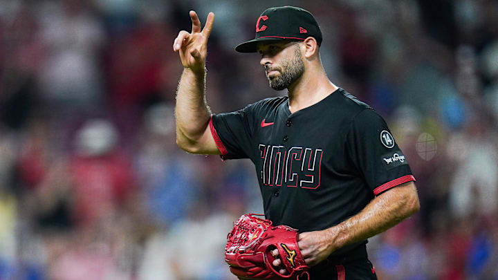 Cincinnati Reds pitcher Nick Martinez (28) gestures to fans as he walks off the mound ahead of the ninth of a MLB game between the Cincinnati Reds and San Diego Padres, Friday, June 27, 2025, at Great American Ball Park in Downtown Cincinnati. Martinez was on pace to pitching a no-hitter game until a hit was made. Cincinnati Reds pitcher Nick Martinez (28) gestures to fans as he walks off the mound ahead of the ninth of a MLB game between the Cincinnati Reds and San Diego Padres, Friday, June 27, 2025, at Great American Ball Park in Downtown Cincinnati. Martinez was on pace to pitching a no-hitter game until a hit was made.