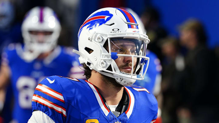 Allen in Week 3 sported a clear visor on the facemark of his Riddell SpeedFlex helmet after getting hit in the face and suffering a bloody nose in a Week 2 win. 