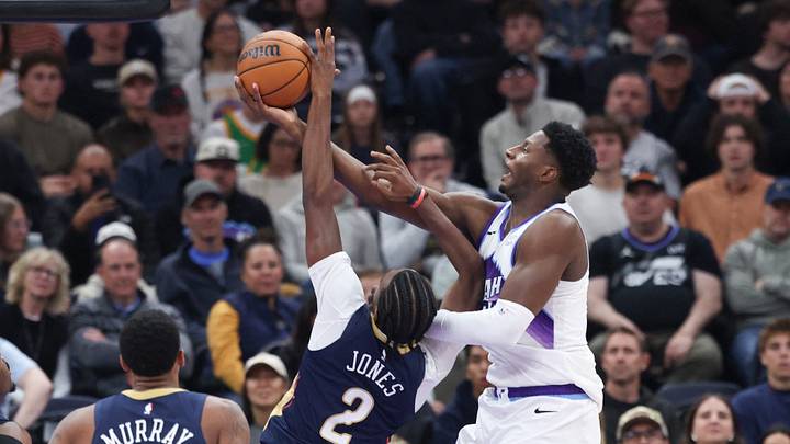 Oct 23, 2026; Salt Lake City, Utah, USA; Utah Jazz forward Jaren Jackson Jr. (20) goes to the basket against New Orleans Pelicans forward Herbert Jones (2) and guard Dejounte Murray (5) during the first half at Delta Center. Mandatory Credit: Rob Gray-Imagn Images Oct 23, 2026; Salt Lake City, Utah, USA; Utah Jazz forward Jaren Jackson Jr. (20) goes to the basket against New Orleans Pelicans forward Herbert Jones (2) and guard Dejounte Murray (5) during the first half at Delta Center. Mandatory Credit: Rob Gray-Imagn Images