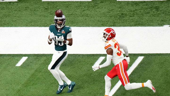 Feb 9, 2025; New Orleans, LA, USA; Philadelphia Eagles wide receiver Jahan Dotson (83) makes a catch against  Kansas City Chiefs cornerback Jaylen Watson (35) during the first quarter in Super Bowl LIX at Caesars Superdome. Mandatory Credit: Kirby Lee-Imagn Images