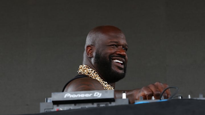 Sep 21, 2024; Lubbock, Texas, USA; NBA former player Shaquille O’Neal shares a smile with the Texas Tech Red Raiders fans in Raider Alley before a game against the Arizona State Sun Devils at Jones AT&T Stadium and Cody Campbell Field. Mandatory Credit: Michael C. Johnson-Imagn Images Sep 21, 2024; Lubbock, Texas, USA; NBA former player Shaquille O’Neal shares a smile with the Texas Tech Red Raiders fans in Raider Alley before a game against the Arizona State Sun Devils at Jones AT&T Stadium and Cody Campbell Field. Mandatory Credit: Michael C. Johnson-Imagn Images