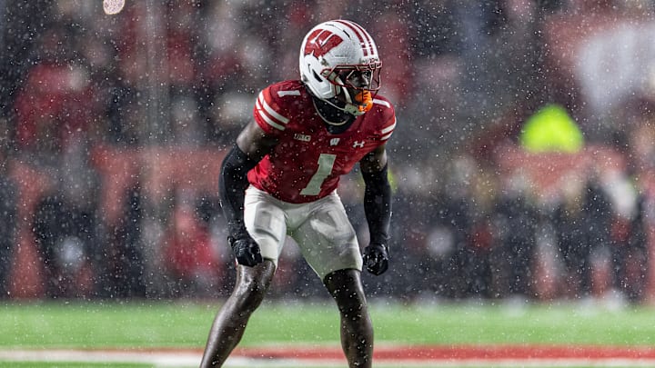 COLLEGE FOOTBALL: NOV 08 Washington at Wisconsin COLLEGE FOOTBALL: NOV 08 Washington at Wisconsin