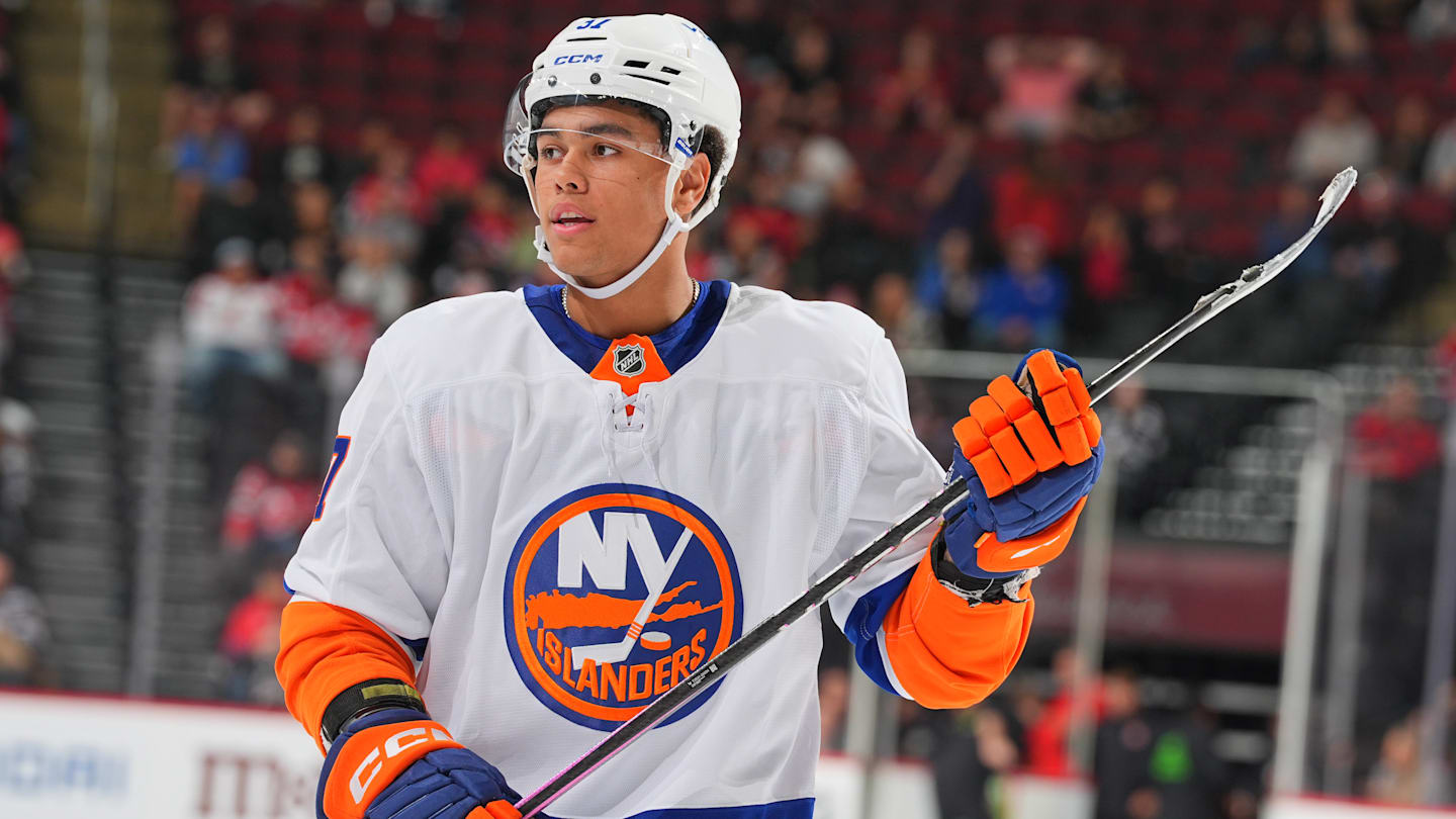 NY Islanders prospect Kashawn Aitcheson earns early-season OHL honors