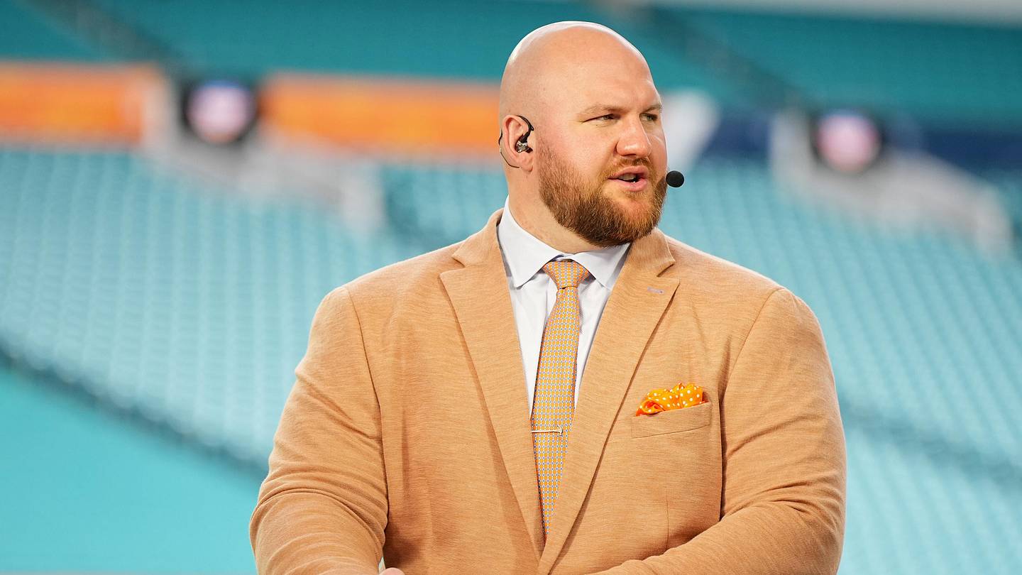 Former Clemson OL Eric Mac Lain Speaks on Dabo Swinney's Role in New Offense
