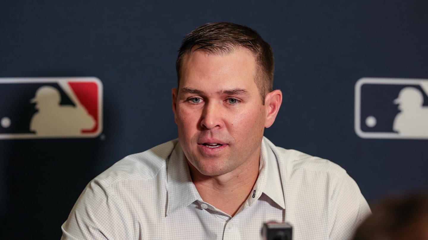 Padres Manager Hints at Additional Offseason Signing