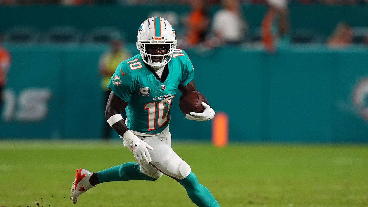Tim Capurso Dolphins Star Tyreek Hill Shades Noah Lyles After Sprinter's Race vs ...