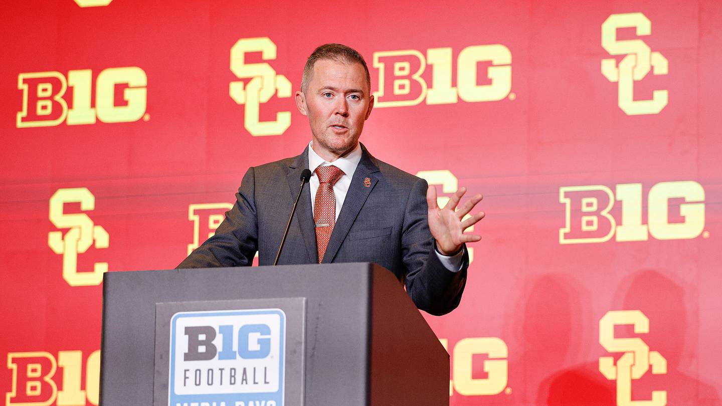 USC's College Football Playoff hopes take early hit with loss of key offensive lineman