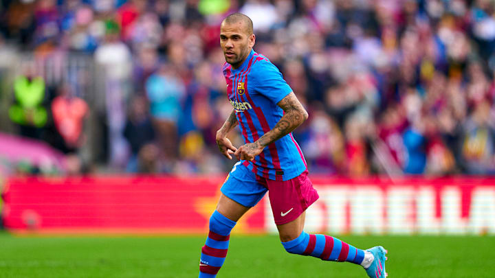 Alves, de 38 años de edad, no participará en la Europa League