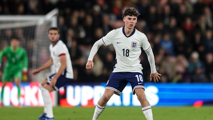 Archie Gray in action for England U21s 