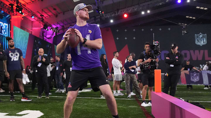 Sam Darnold needs some new weapons