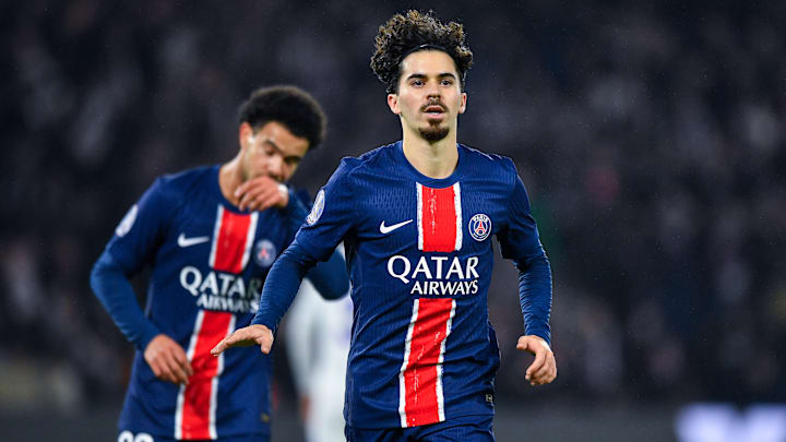 Paris Saint-Germain FC v Olympique Lyonnais - Ligue 1 McDonald's