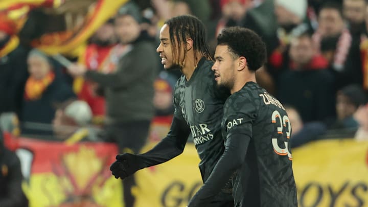 Bradley Barcola and Zaire Emery are ready to face Barcelona in the UCL. / Jean Catuffe/GettyImages