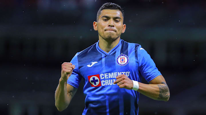El jugador Orbelín Pineda celebra un gol con Cruz Azul. El jugador Orbelín Pineda celebra un gol con Cruz Azul.