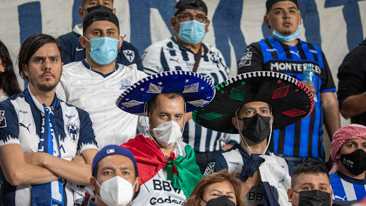 Barristas manchan imagen de la afición de Monterrey