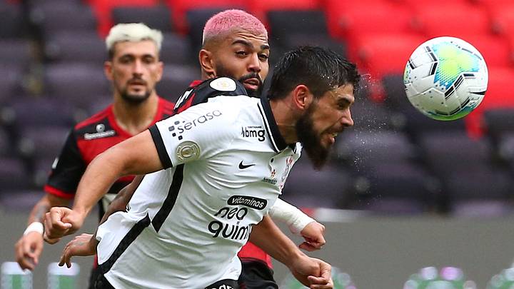 Bruno Méndez y Gabriel Barbosa Bruno Méndez y Gabriel Barbosa