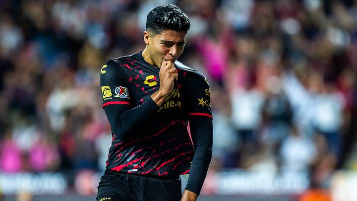 Víctor Guzmán podría jugar en Monterrey