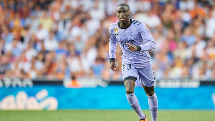Ferland Mendy podría salir del Real Madrid 