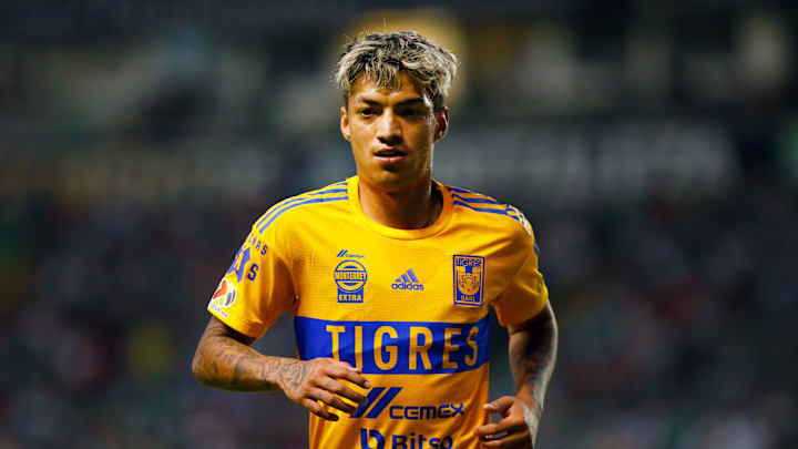 Raymundo Fulgencio no pasa por buen momento en Tigres UANL