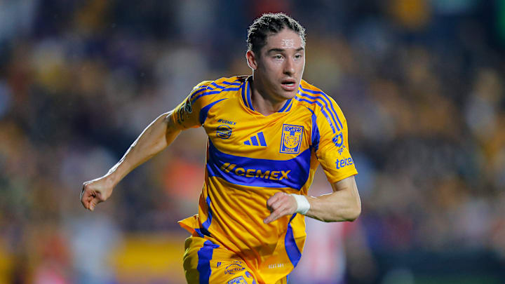 Chivas pretende a Marcelo Flores