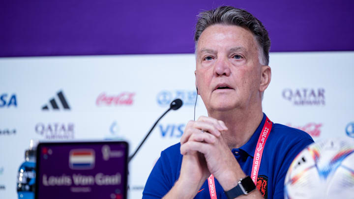 Louis van Gaal a répondu aux critiques d'Angel Di Maria. Louis van Gaal a répondu aux critiques d'Angel Di Maria.