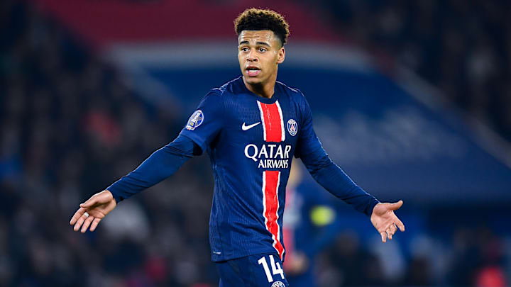 Paris est toujours en course pour finir la saison invaincu. Paris est toujours en course pour finir la saison invaincu.