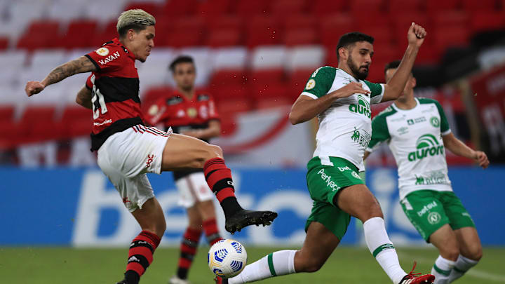 Chapecoense e Flamengo se enfrentam pela 30ª rodada do Campeonato Brasileiro. 