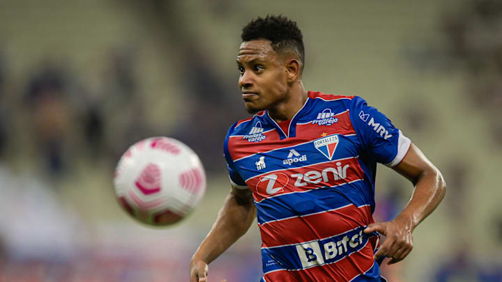 Matheus Jussa deve ser titular na estreia do Fortaleza na temporada 2022.
