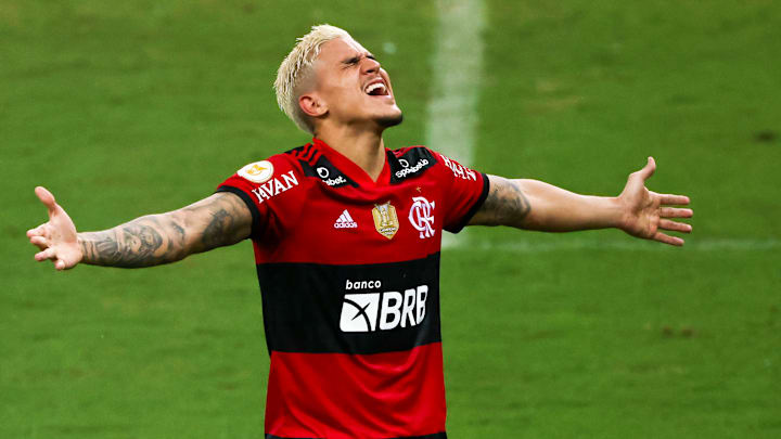 Pedro é reserva de Gabigol no Flamengo